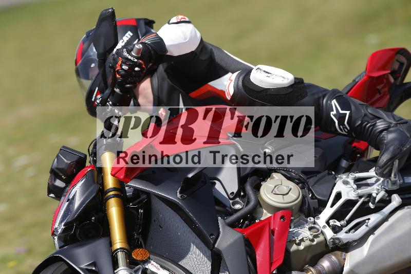 /27 12.06.2025 Ducati Schweiz Trackday Warmup  ADR/gelb-jeaune/ohne